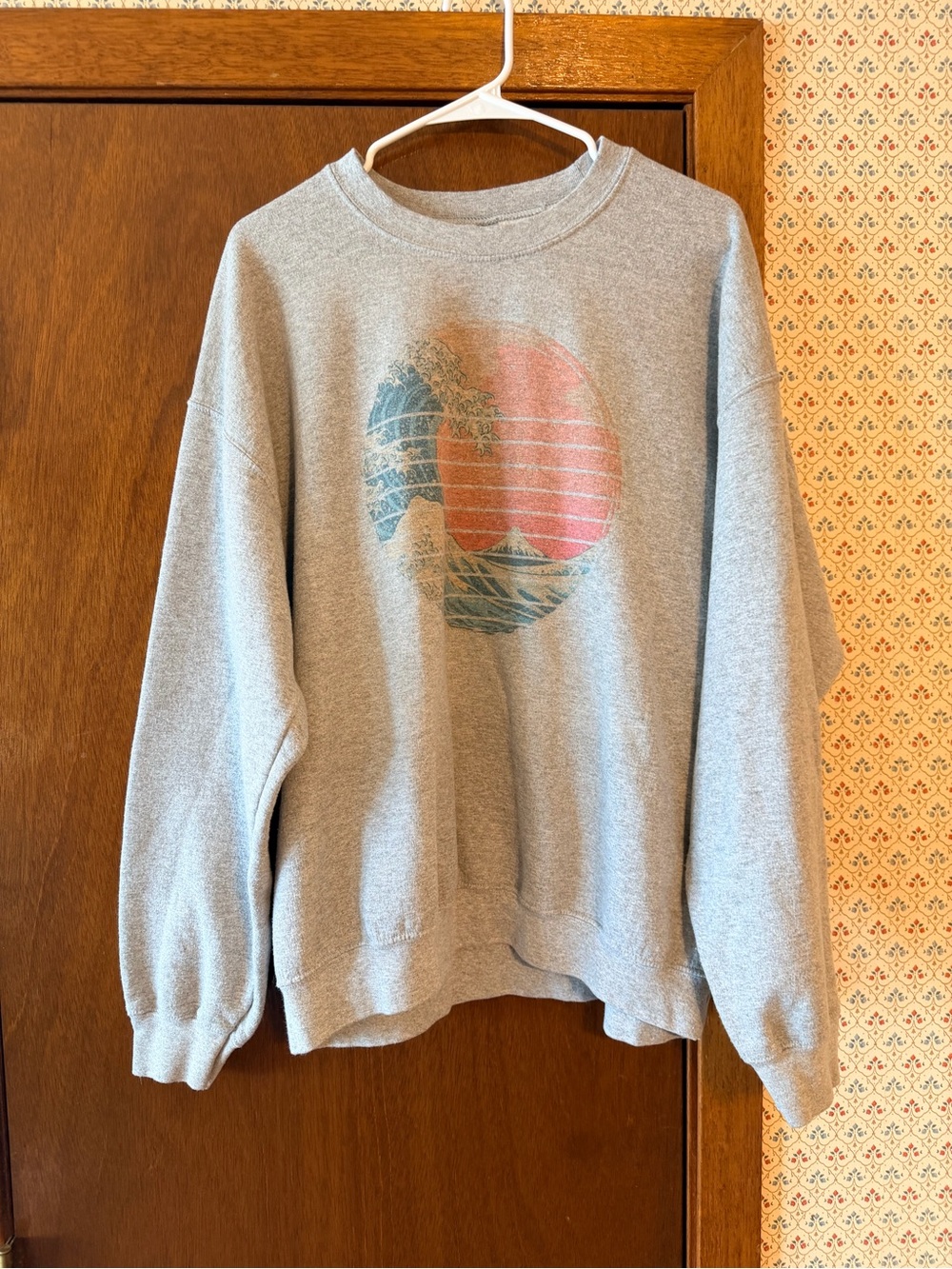 Vintage Style Great Wave Sunset Graphic Crewneck Sweatshirt Gray XL | Gildan